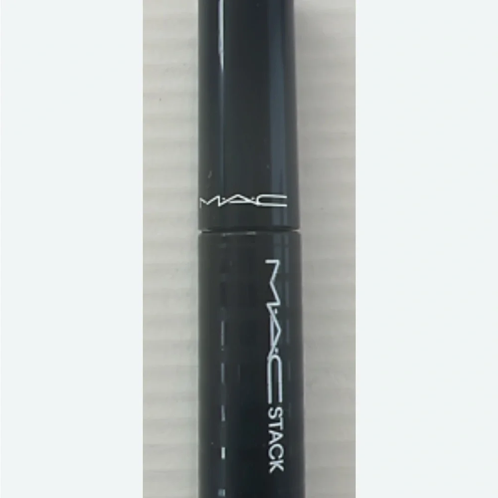 MAC Stack Mascara in Black